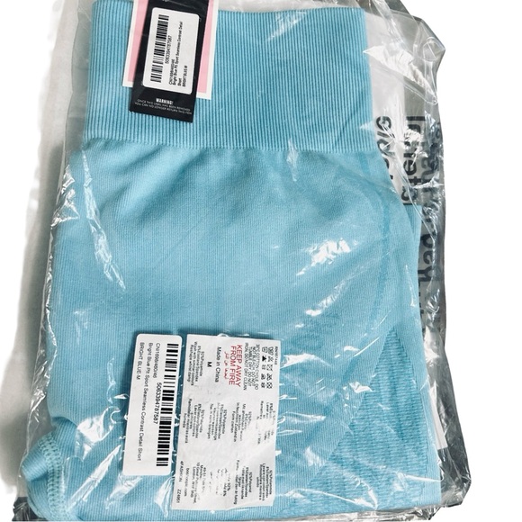 PrettyLittle Thing Sport Blue Seamless Contrast Detail Shorts - Picture 5 of 5